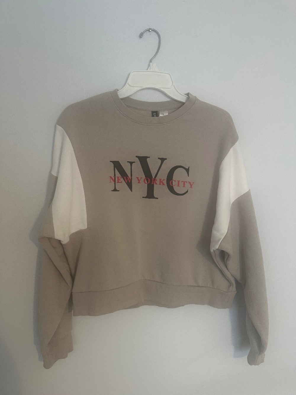 H&M NYC Sweatshirt XS